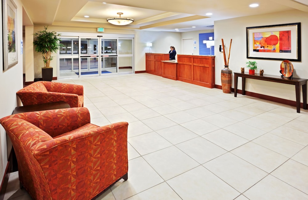 Holiday Inn Express Chehalis Centralia by IHG - photo 40