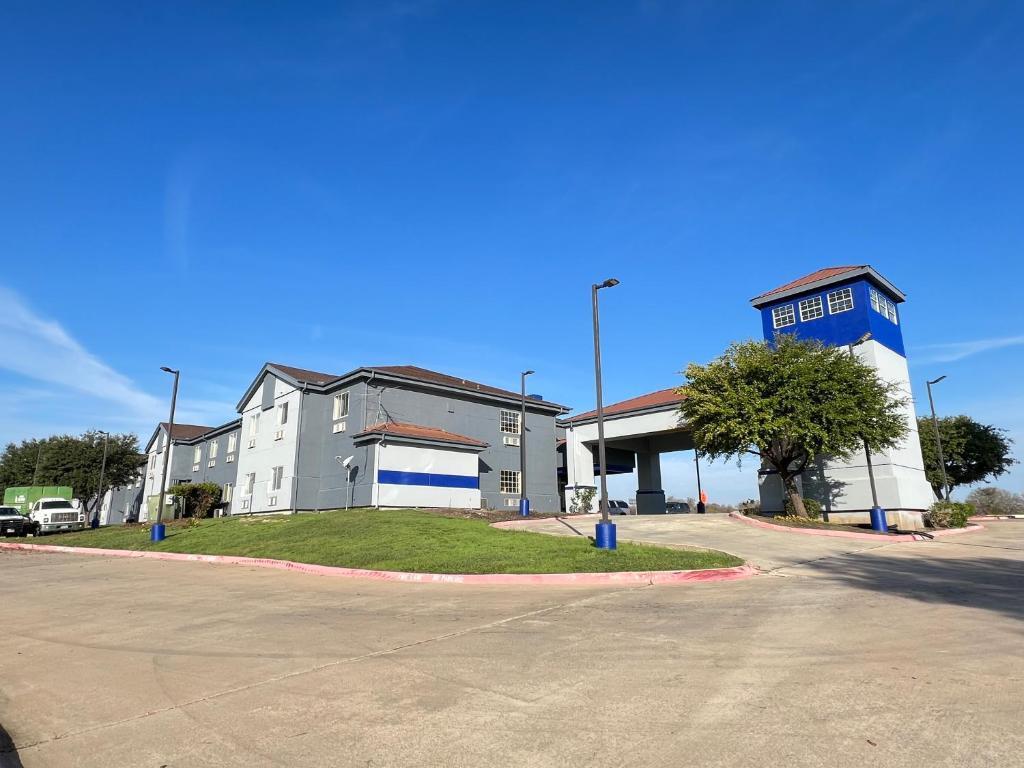 Americas Best Value Inn Suites Haltom City Ft Worth — Haltom City