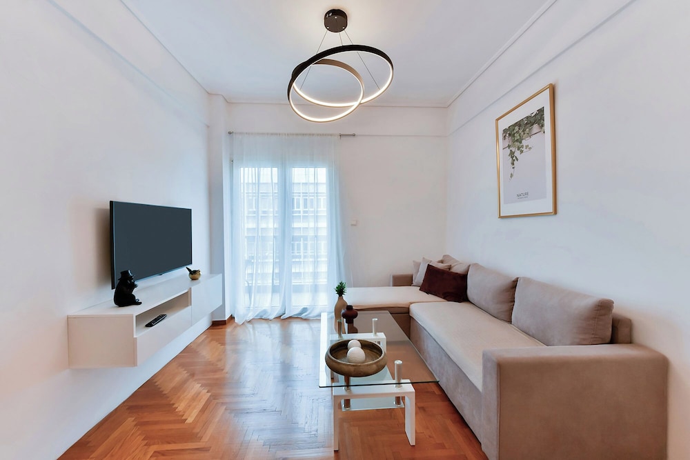 Porto Sea View Apartments Ermou 61 City Center — 4-Star Luxury Hotel in Thessaloniki, Greece