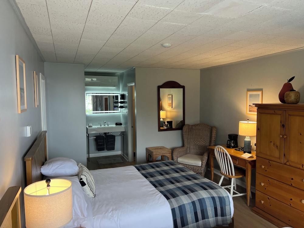 The High Tide Inn - photo 60