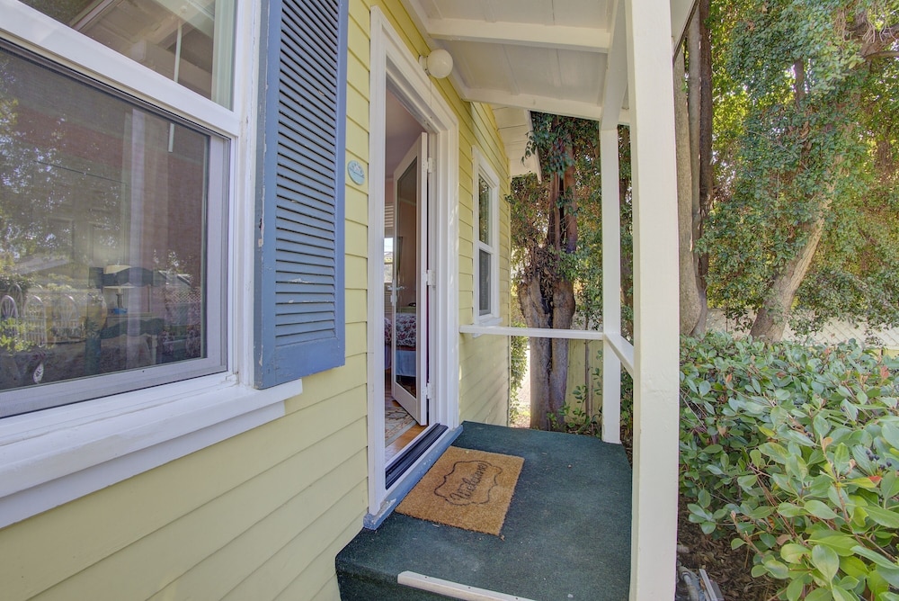 Secret Garden Inn and Cottages - photo 35
