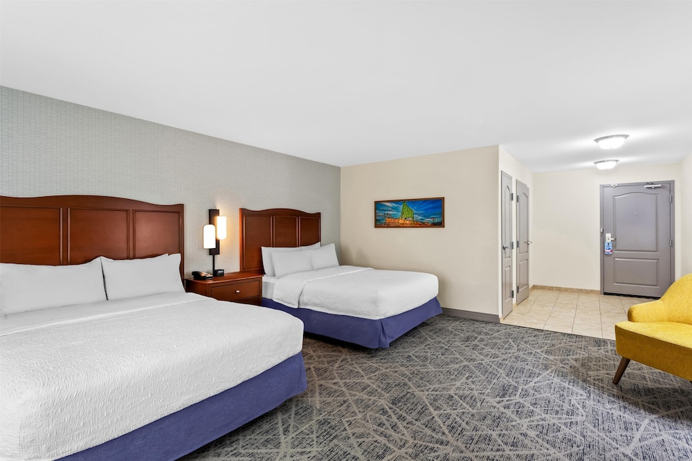 Hampton Inn DeKalb IL - photo 5