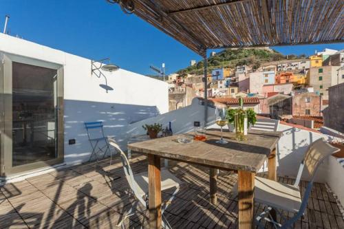 Su Dandaru the castle view house — 4-Star Luxury Hotel in Bosa, Italy