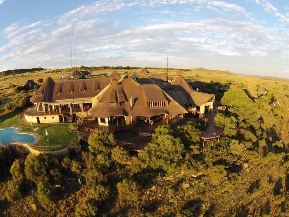 Letsatsi Game Lodge — 4-Star Luxury Hotel in Caledon, South Africa