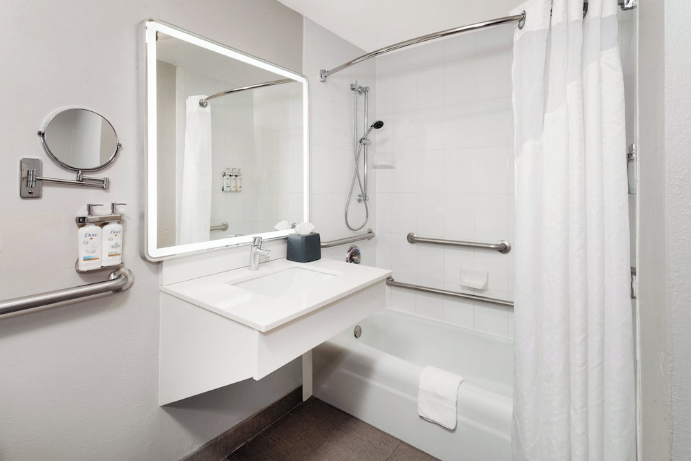 Holiday Inn Chicago Oakbrook by IHG - photo 28