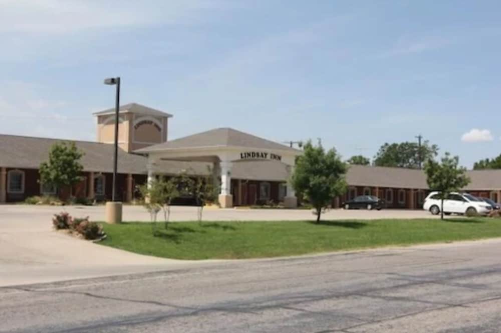 Lindsay Inn - photo 17