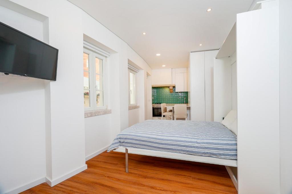 7ti7 Telhal apartment with a lovely Backyard — 4-Star Luxury Hotel in Lisbon, Portugal