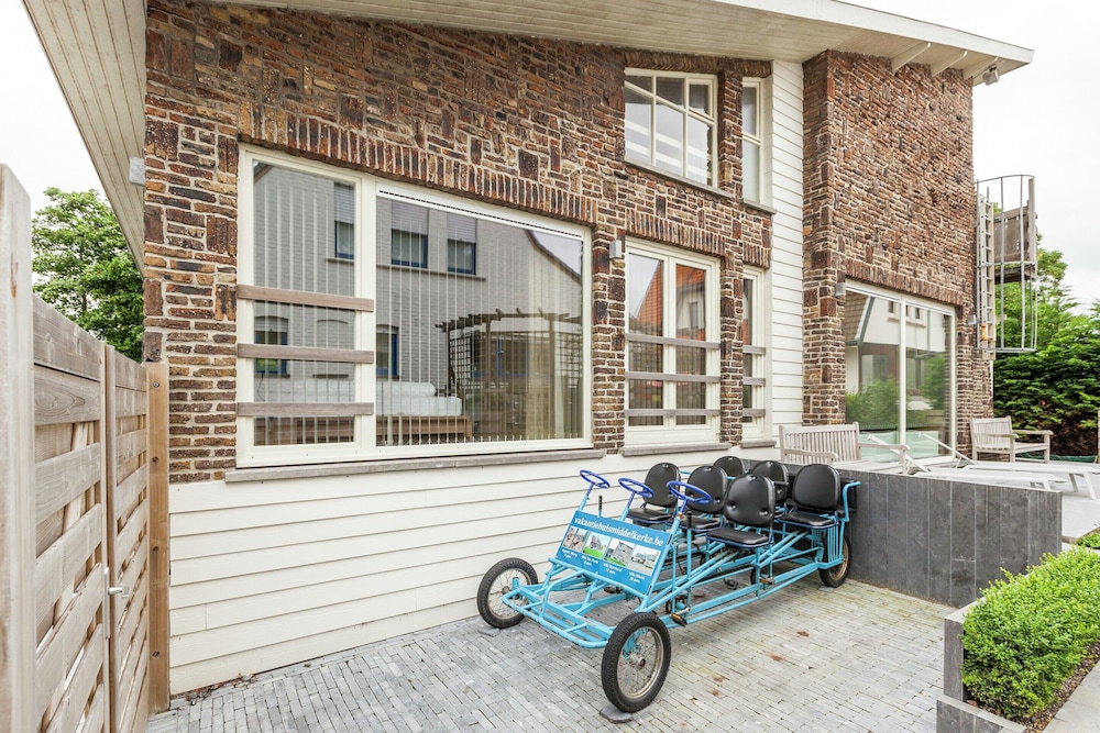 Luxury Villa with Sauna & Hot Tub in Middelkerke — 4-Star Luxury Hotel in Middelkerke, Belgium