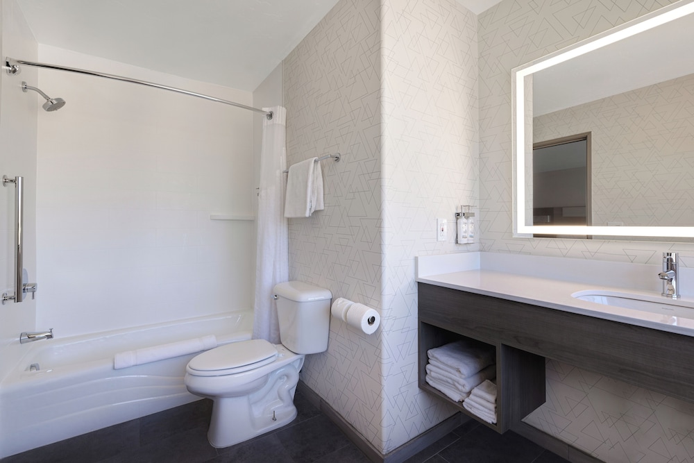 Holiday Inn Express & Suites Moab by IHG - photo 37