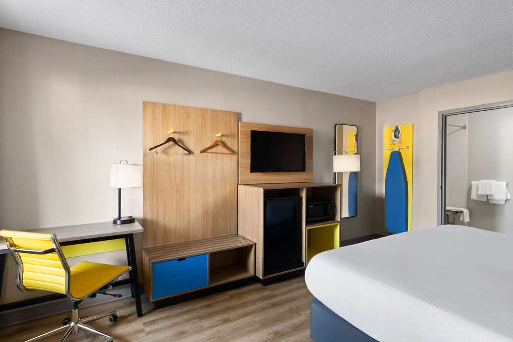 Days Inn by Wyndham Florence Near Civic Center - photo 33