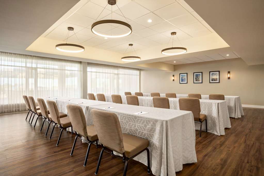 Wyndham Newport Hotel - photo 23