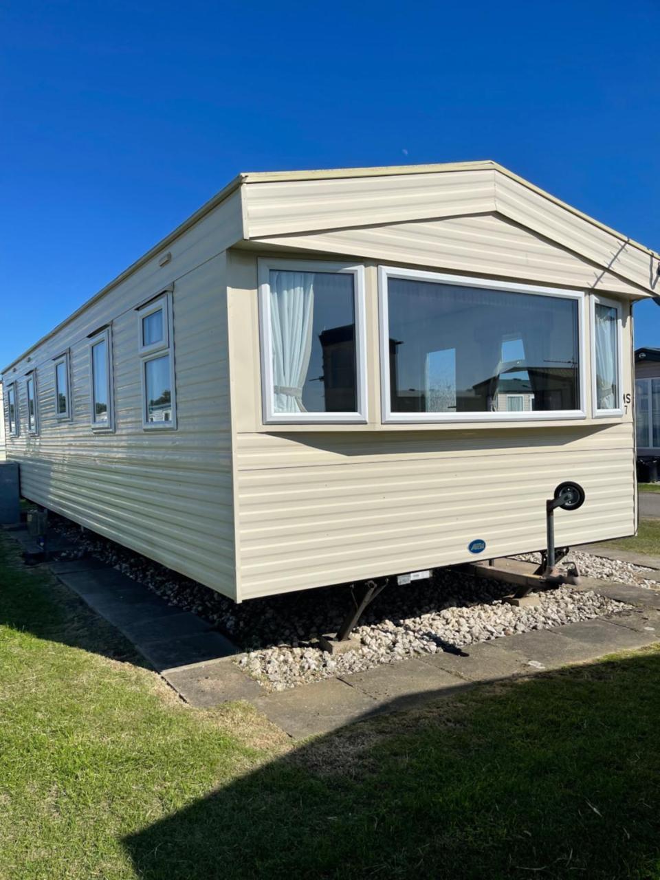 Yellow 3 Caravan Ingoldmells 6 berth 3 bedrooms in Skegness, United Kingdom