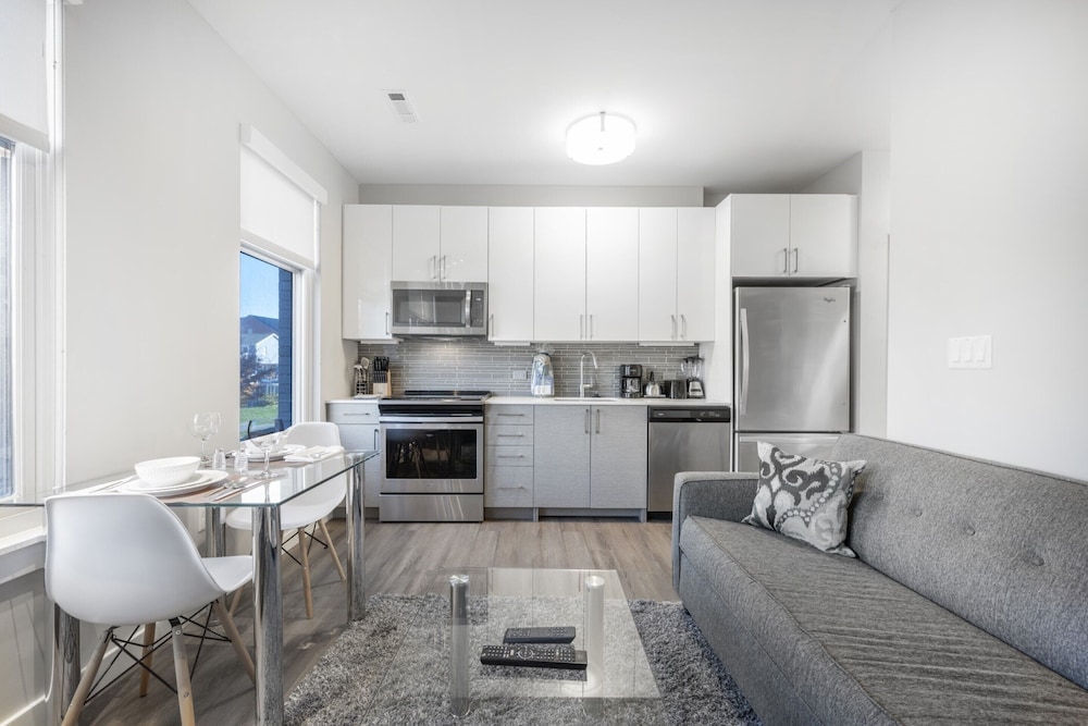 Global Luxury Suites East Boston - photo 22