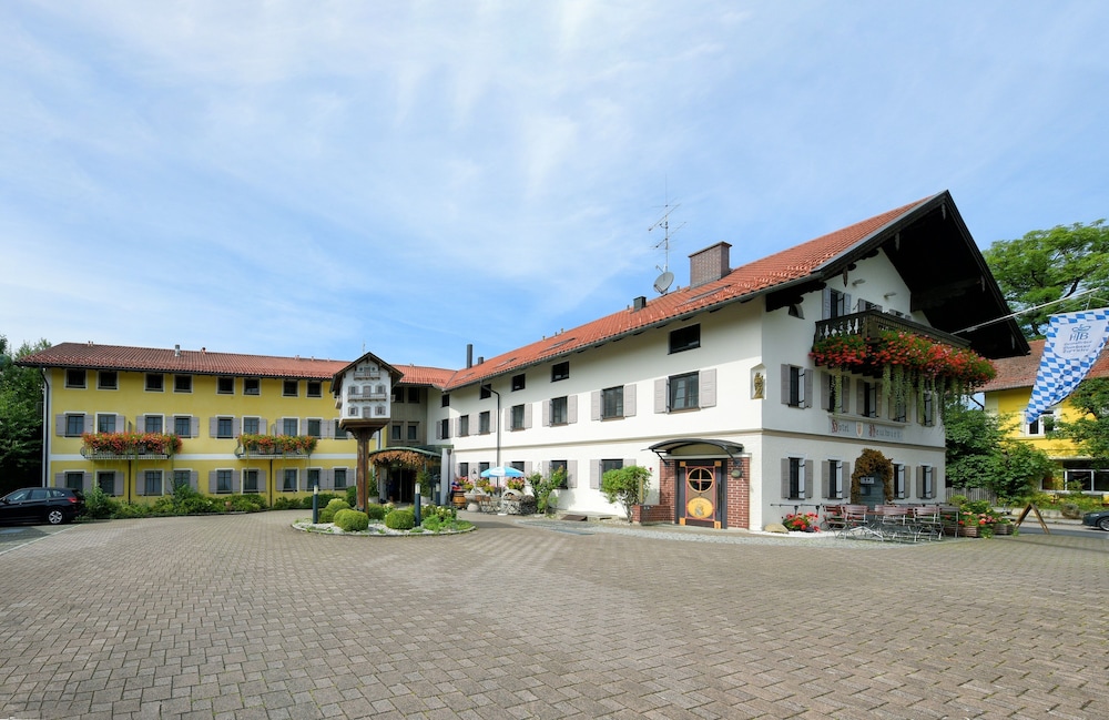 Hotel Neuwirt — Sauerlach