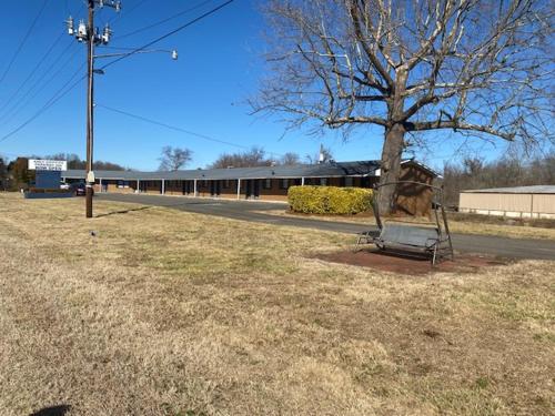 Andy Griffith Parkway Inn - photo 11
