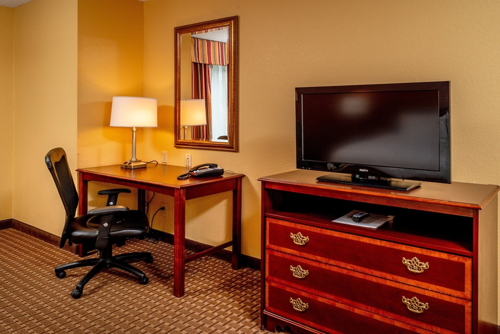 Holiday Inn Express Hotel & Suites Hazard by IHG - photo 8