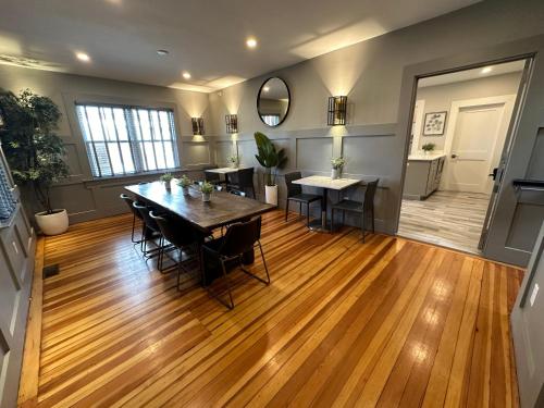 Entire Modern 7 Unit 7 Bath Boutique Inn - photo 6