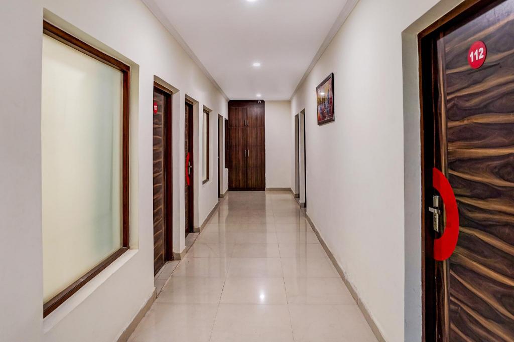 Oyo Townhouse 589 Hotel Diamond View in Delhi, India