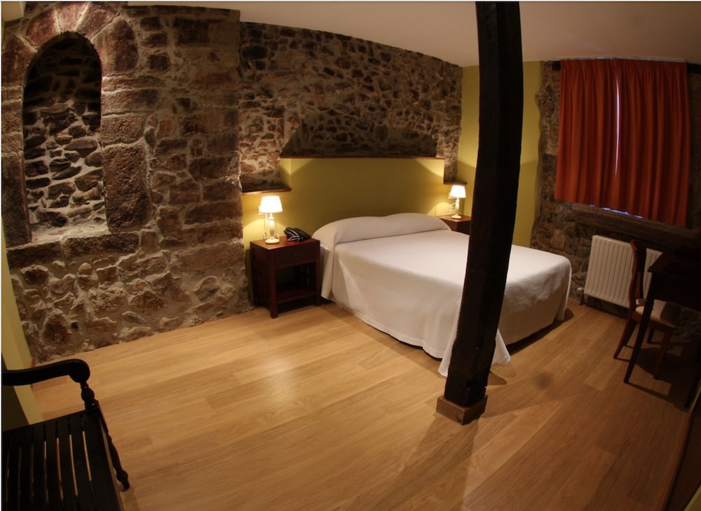 Hotel Casona Cuervo — Oviedo