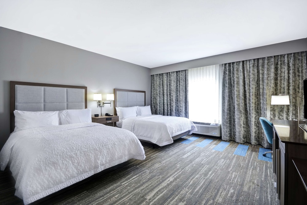 Hampton Inn Blue Ash Cincinnati - photo 21