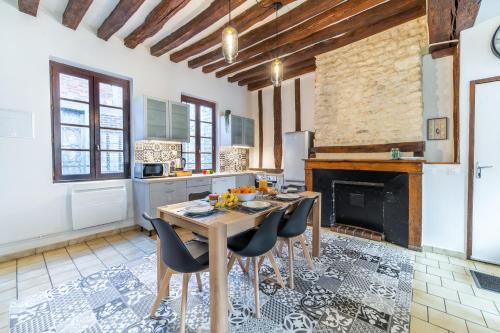 Au Cur De Joigny — Joigny