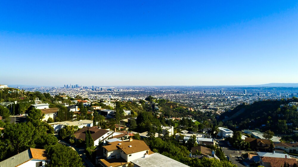 Hollywood Estate With Stunning Views - photo 69