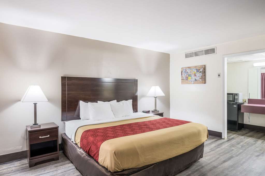Econo Lodge Cameron - photo 23
