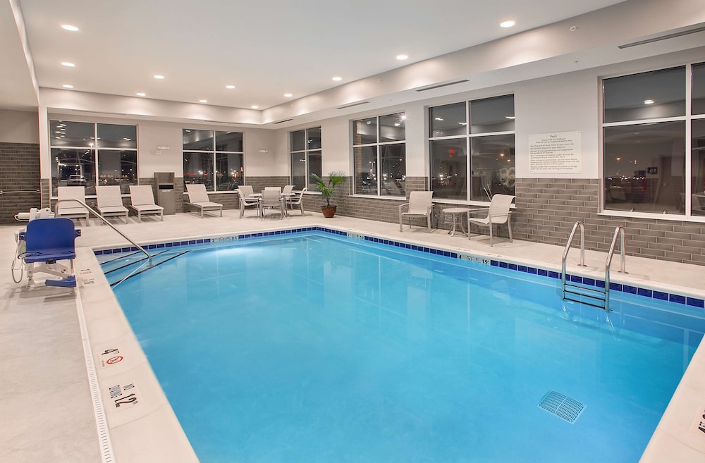 Hampton Inn Vincennes - photo 22