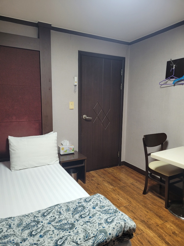 Highpark - carbon neutral hotel in Suwon
