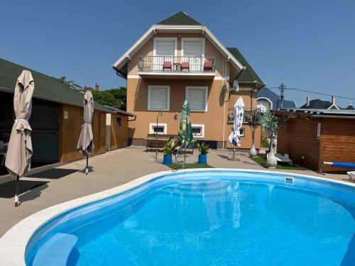 Apartment Gyenesdias 16 — 4-Star Luxury Hotel in Gyenesdias, Hungary