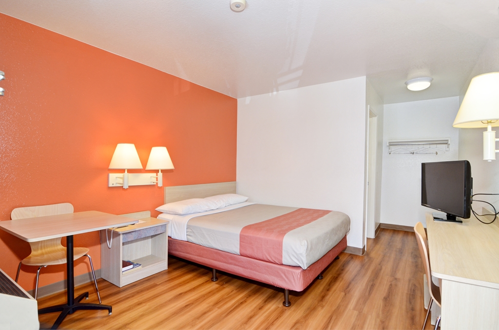 Motel 6 Palm Springs CA East Palm Canyon - photo 33