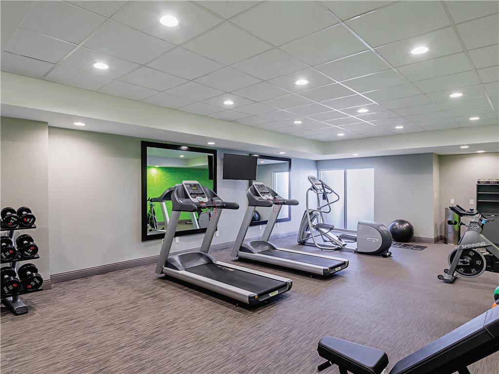 La Quinta Inn & Suites by Wyndham Austin Airport - photo 11