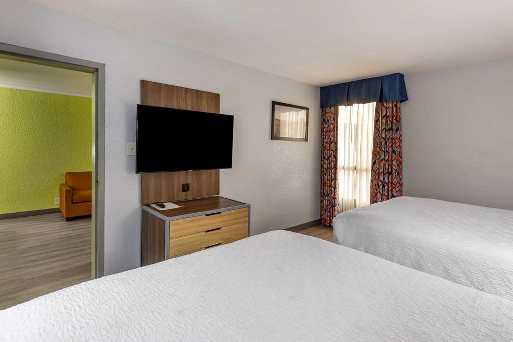 Best Western Plus St. Louis West Westport - photo 4