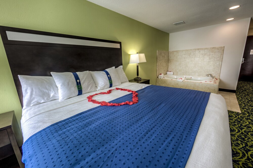 Holiday Inn Express Richmond by IHG - photo 7