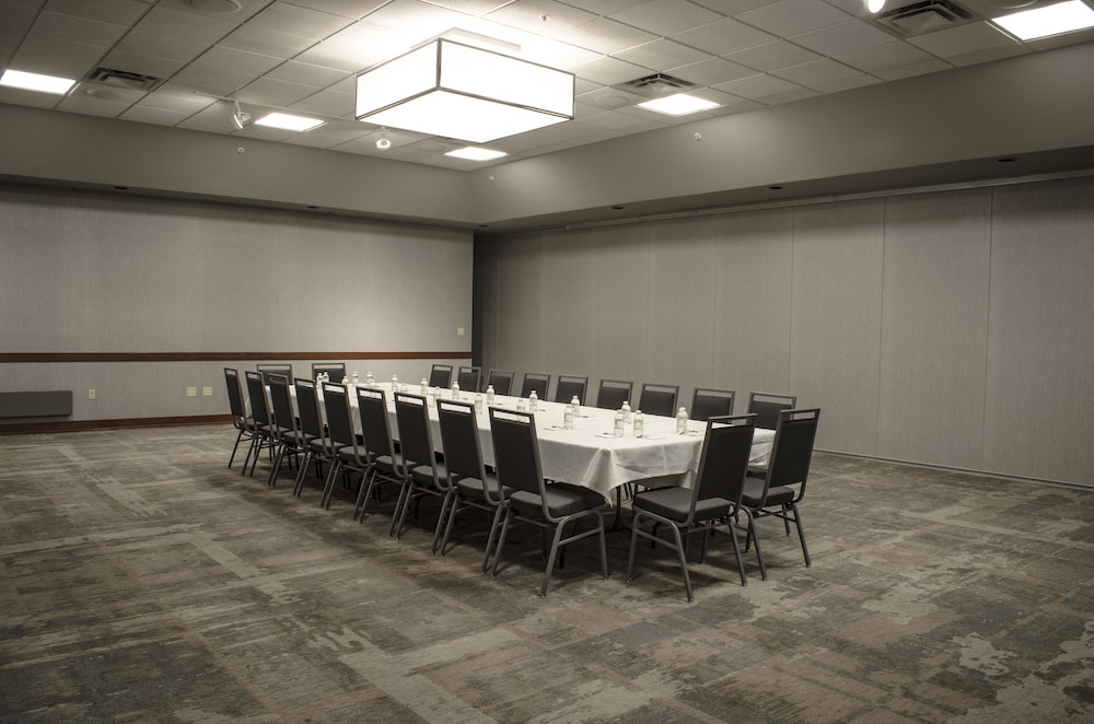 Holiday Inn Fargo by IHG - photo 80
