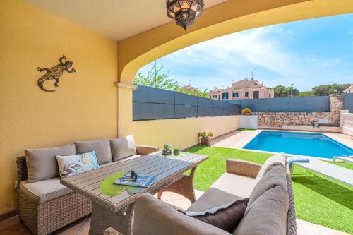 Villa Alma Azul — 4-Star Luxury Hotel in Llucmajor, Spain