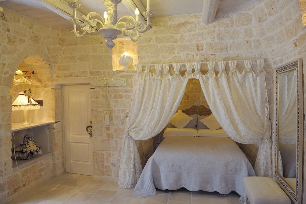 Romantic Trulli — 4-Star Luxury Hotel in Alberobello, Italy