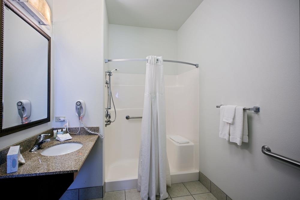 Staybridge Suites Rockford by IHG - photo 28