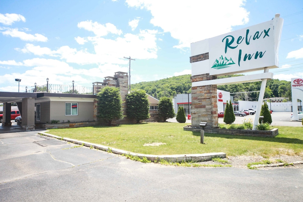 Relax Inn — Bradford — photo 2