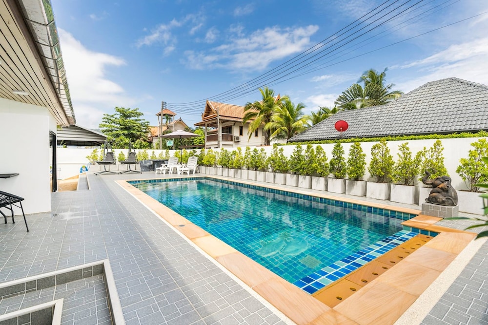 Chonlada Pool Access 2 BR Bungalow — 4-Star Luxury Hotel in Phuket, Thailand