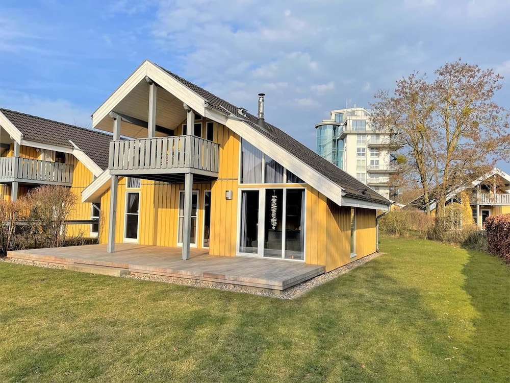 skandinavisches Ferienhaus in Rechlin — 4-Star Luxury Hotel in Rechlin, Germany