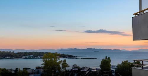 Four Seasons Sea View Apartment — 4-Star Luxury Hotel in Athens, Greece