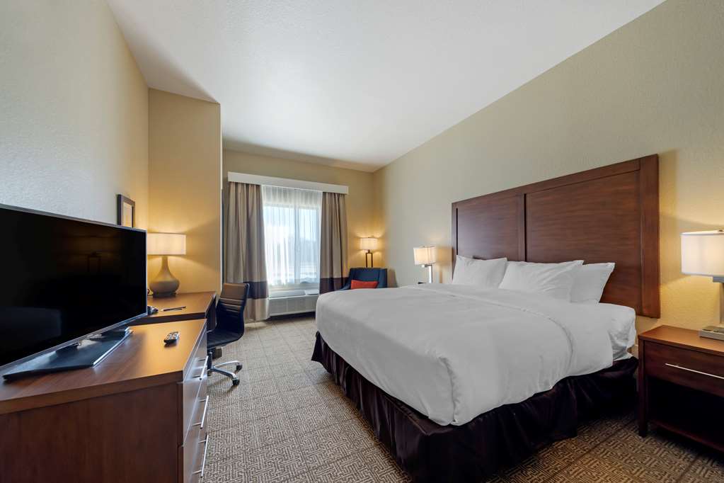 Comfort Inn & Suites Harrah - photo 11