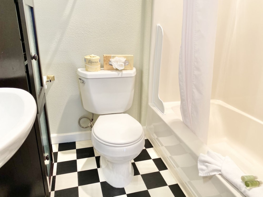 Gilbert Inn Seaside - photo 59