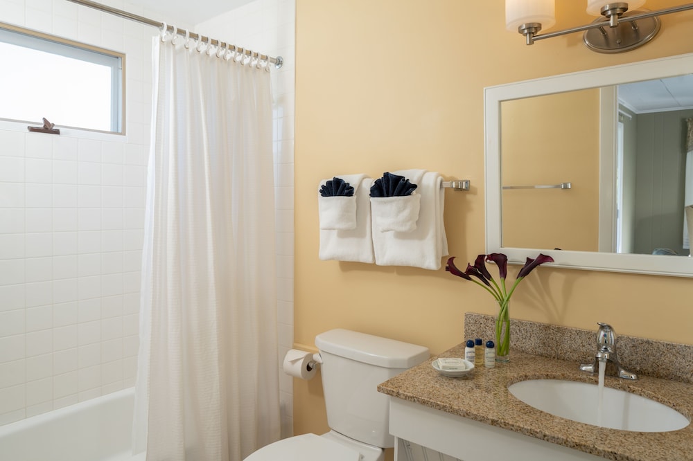 Dockside Guest Quarters & Restaurant - photo 87