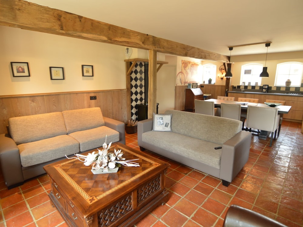 Pleasant Holiday Home Near The Centre Of Haaren 17368088 — Haaren