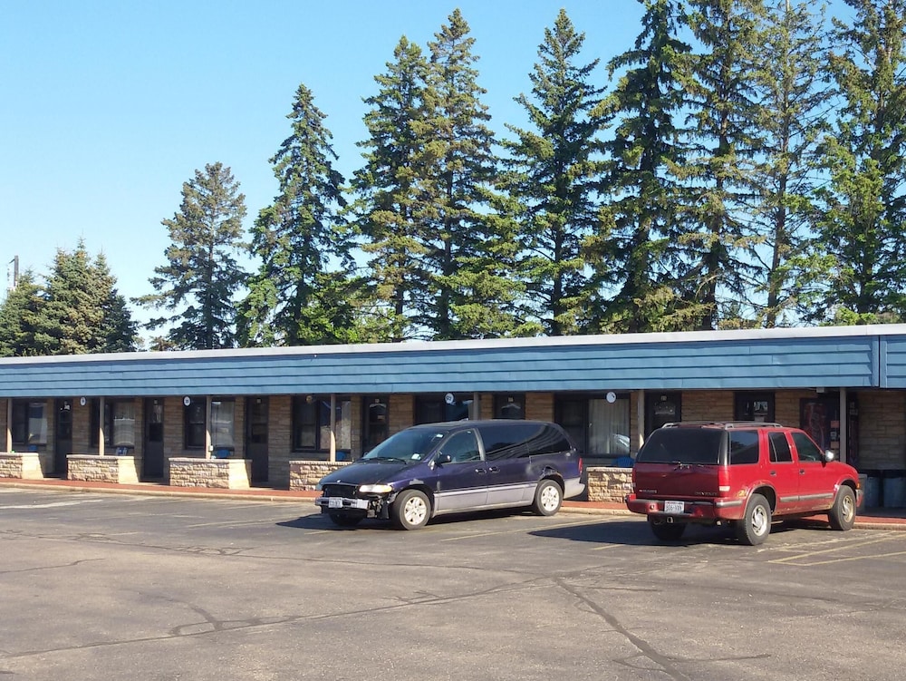 Knights Inn Stevens Point - photo 32