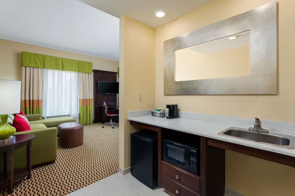 Hampton Inn & Suites Williamsport Faxon Exit - photo 7