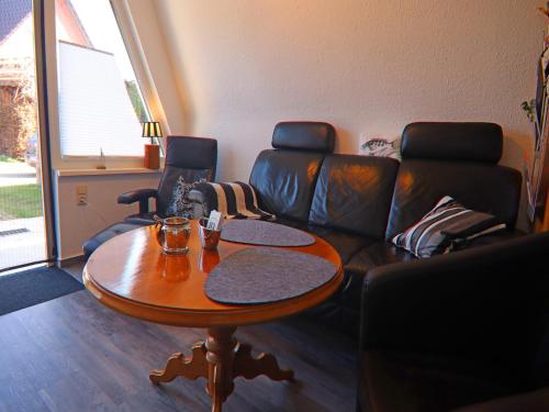 Charmante Finnhütte mit Garten — hotel in Neubukow