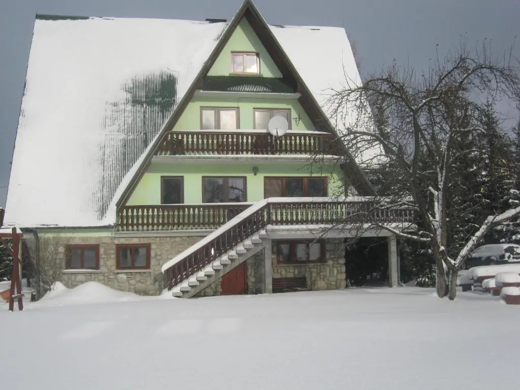Hacjenda Apartamenty i Pokoje Gościnne — 5-Star Luxury Hotel in Czarna Gora, Poland